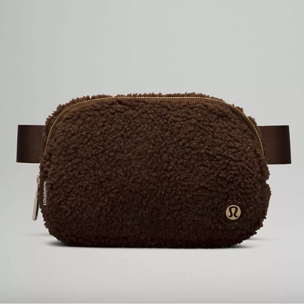 LULULEMON chocolate brown everywhere fleece belt bag
